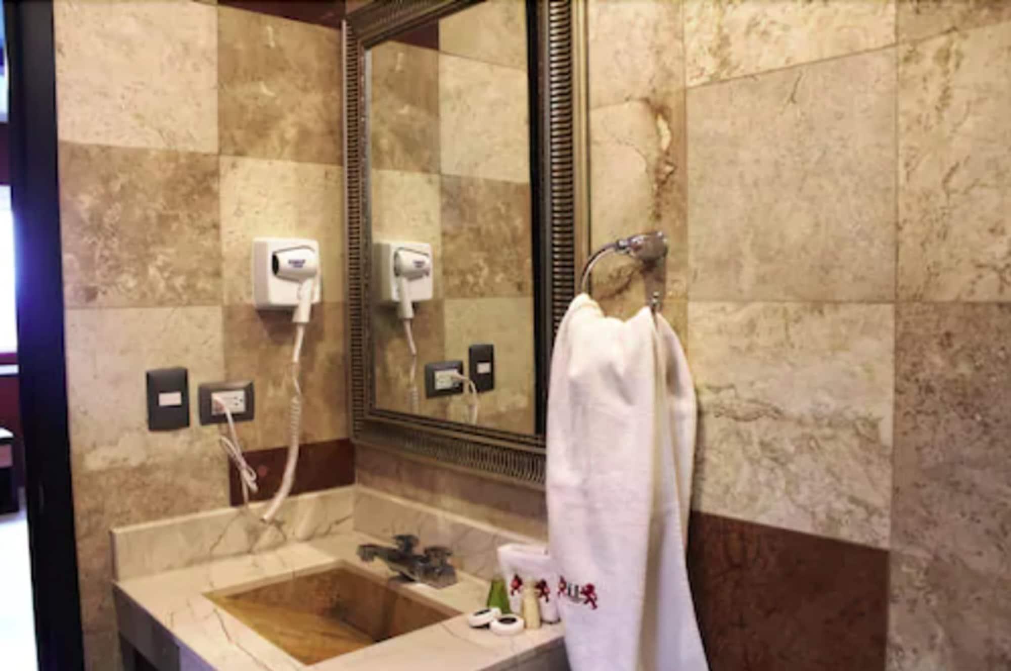 Hotel Leones 푸에블라 외부 사진
